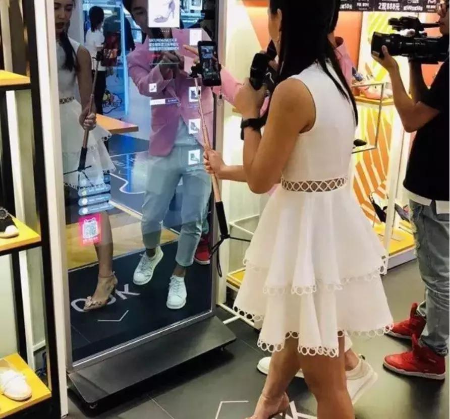 净利暴跌1789.31%，1年亏光8年赚的钱！一代鞋王深陷困境