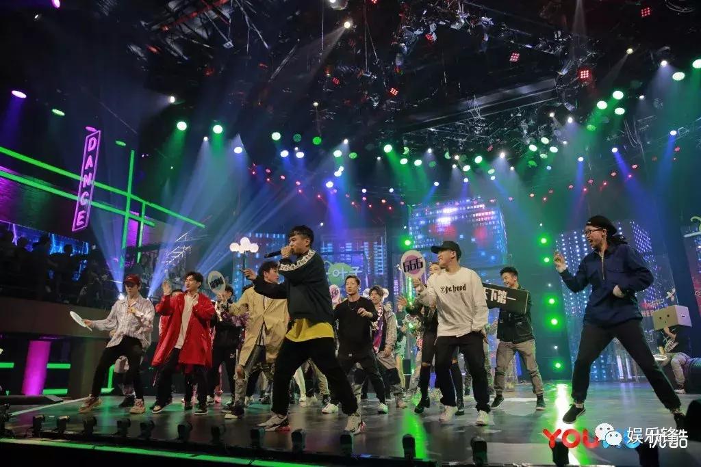 这就是街舞总决赛上的一场舞蹈,这就是街舞第五季的四位队长舞蹈
