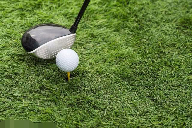 足球比篮球为啥身价高,足球比篮球价值高多少