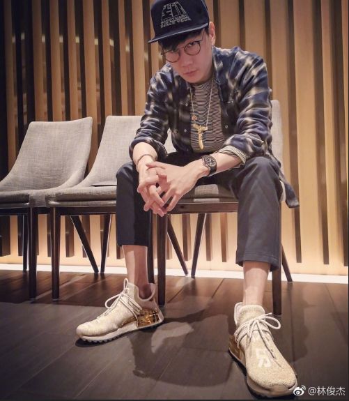 黄毅清开什么车,黄毅清金钱豹