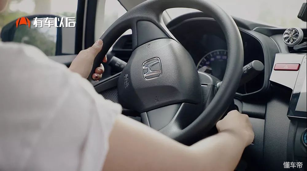 汽车钥匙拧不动怎么打着火,汽车钥匙拧不动拔不出来了怎么办