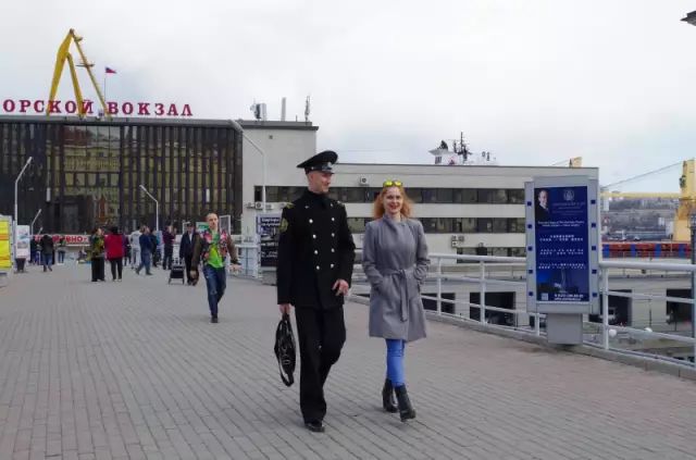 中俄兴凯湖马拉松之夜篮球视频,中俄友谊之桥