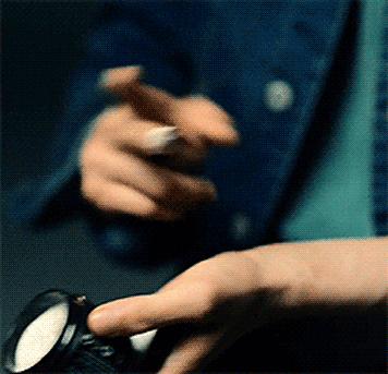 怎么用抓夹抓头发,发泥抓头发步骤