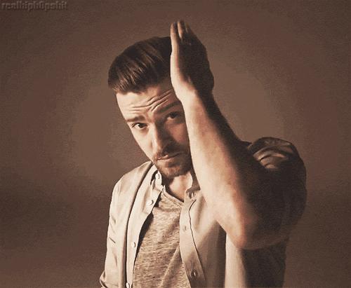 怎么用抓夹抓头发,发泥抓头发步骤