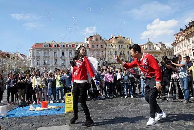 一杯咖啡50块钱,一杯咖啡5元