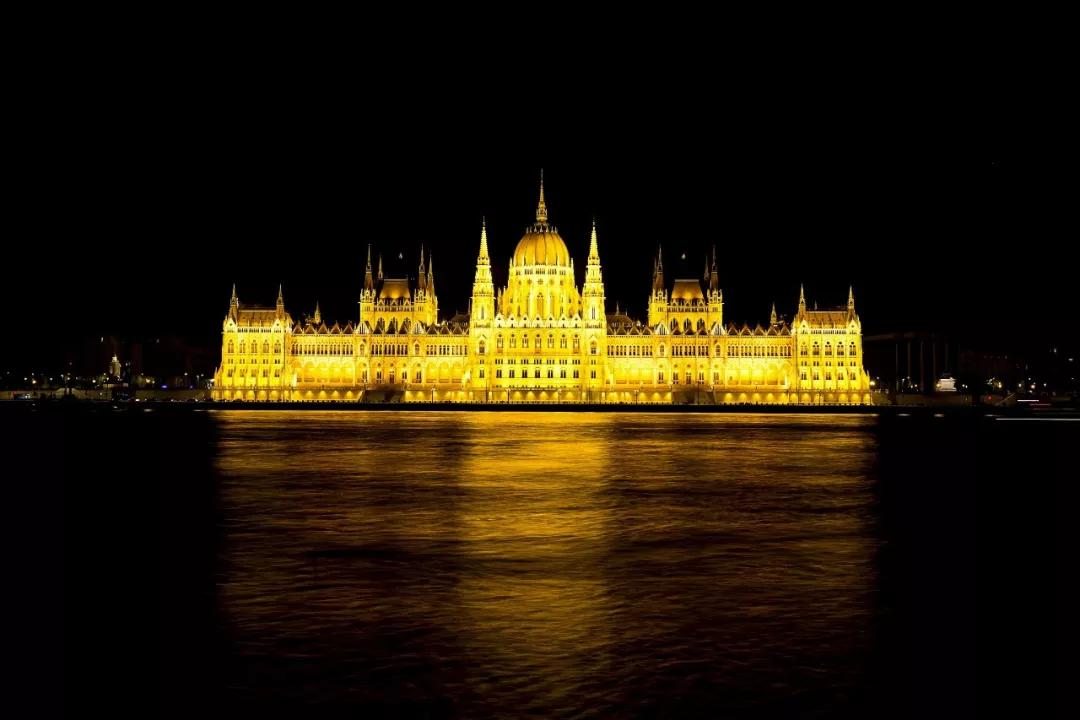 一杯咖啡50块钱,一杯咖啡5元