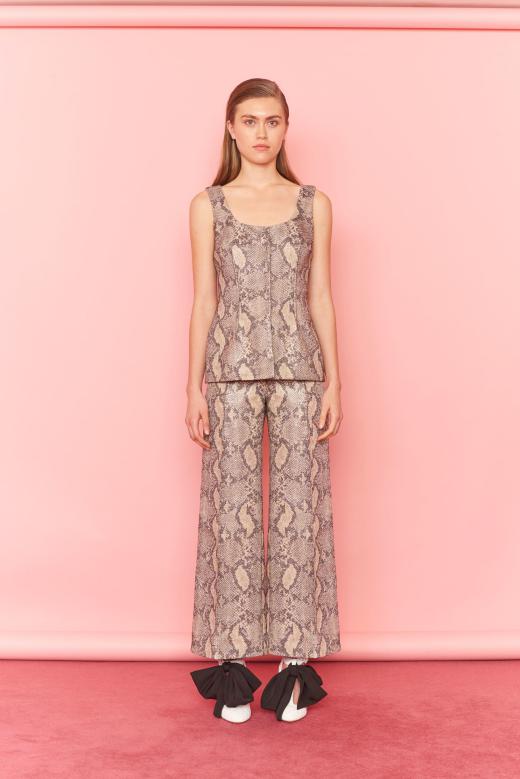 不显臃肿又很百搭的阔腿裤,宽容休闲阔腿裤