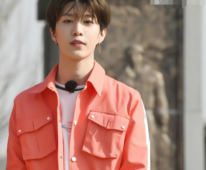 奔跑吧郑恺范丞丞名场面,范丞丞奔跑吧换三次造型