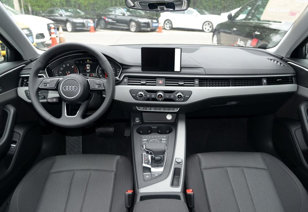 新款的宝马320和奥迪a4哪个快,还在纠结选轿车还是suv