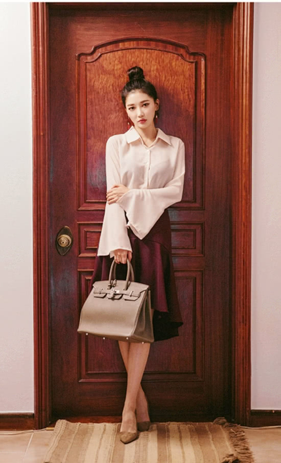 职场正装穿搭女春秋搭配高级感 (轻职场穿搭教你穿出简约高级感)