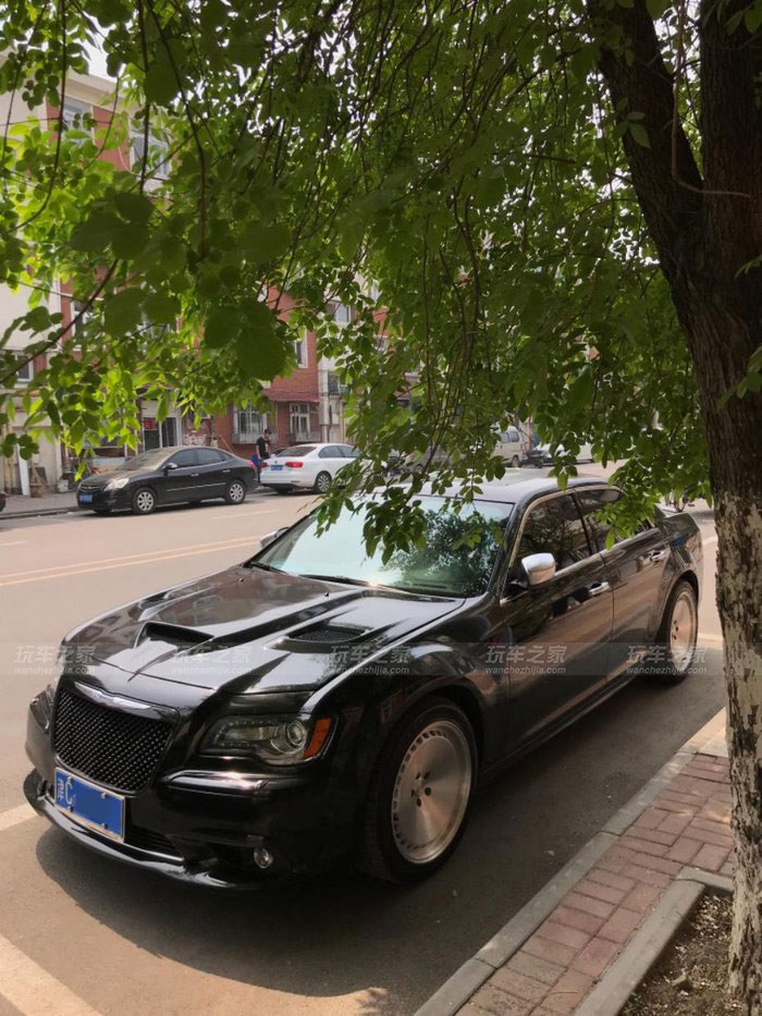 克莱斯勒300c发动机好吗,克莱斯勒300c移植v8发动机