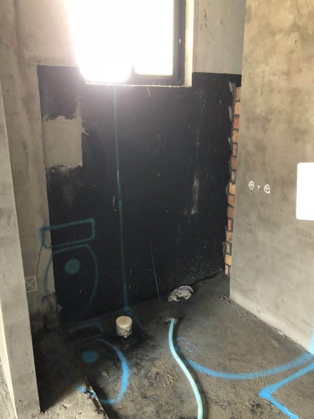 灶台离玻璃门太近玻璃会爆炸,灶台太靠近油烟机