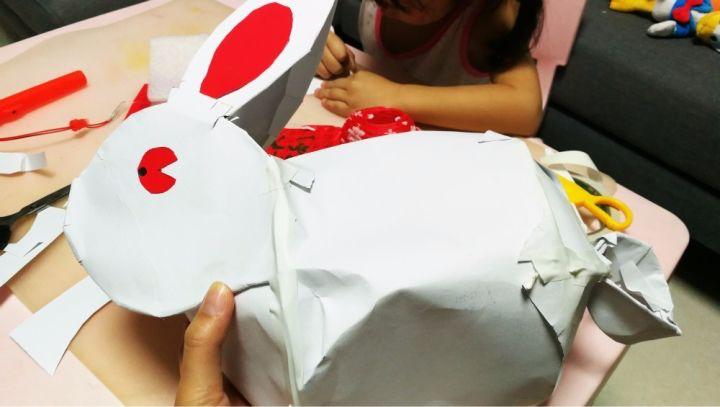 用纸杯和彩色纸做可爱的兔子灯笼,3-6岁少儿手工兔兔灯笼制做过程
