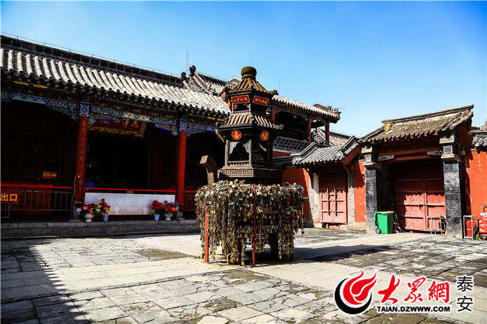 红门的泰山老奶奶庙在什么位置,红门泰山老奶奶和泰山奶奶一样吗