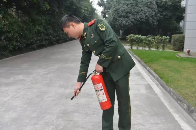 公司消防演练使用灭火器,消防安全小知识灭火器使用口诀