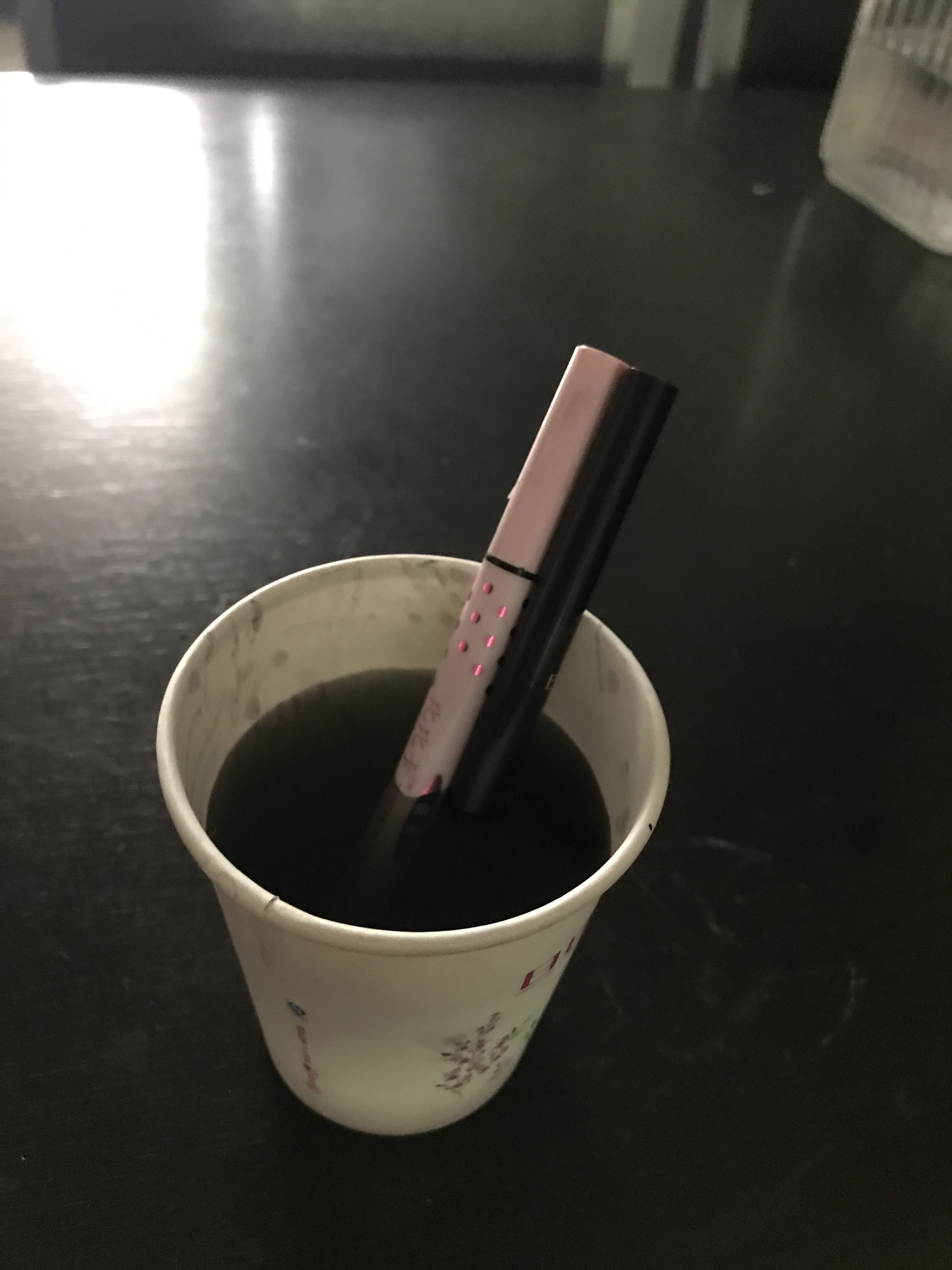 眼线笔干了如何恢复出水,眼线笔变干了怎么办才能恢复原样