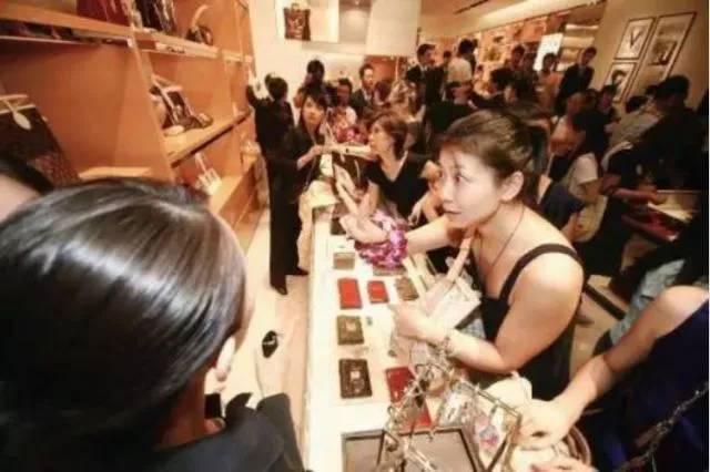 海外快递代购骗局,代购造假黑幕被揭露