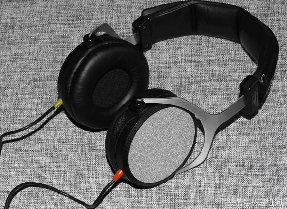 拜亚动力dt770pro和铁三角m50x哪个好,拜亚动力耳机听歌哪一款好用