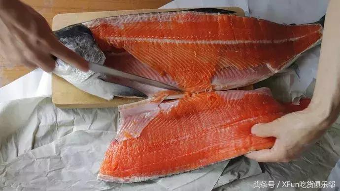 真假三文鱼完整版,真假三文鱼怎么区分