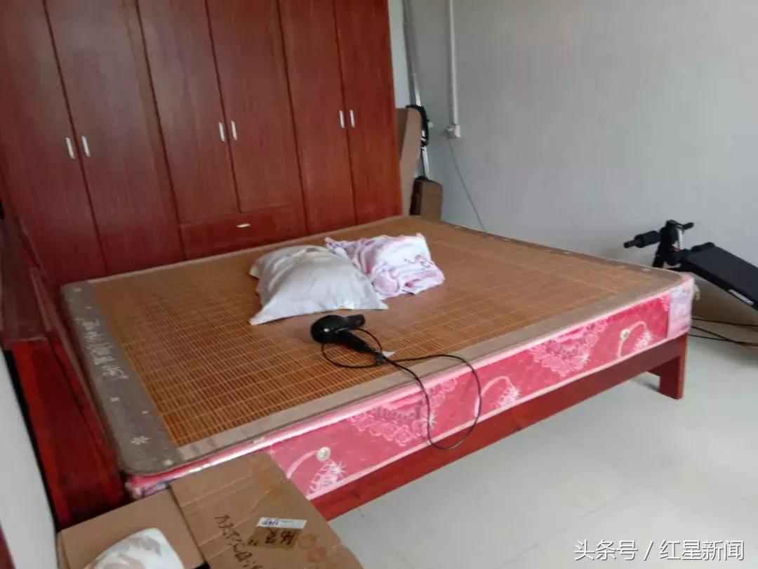 女主播被人在背后捅一刀事件,女主播被粉丝杀事件