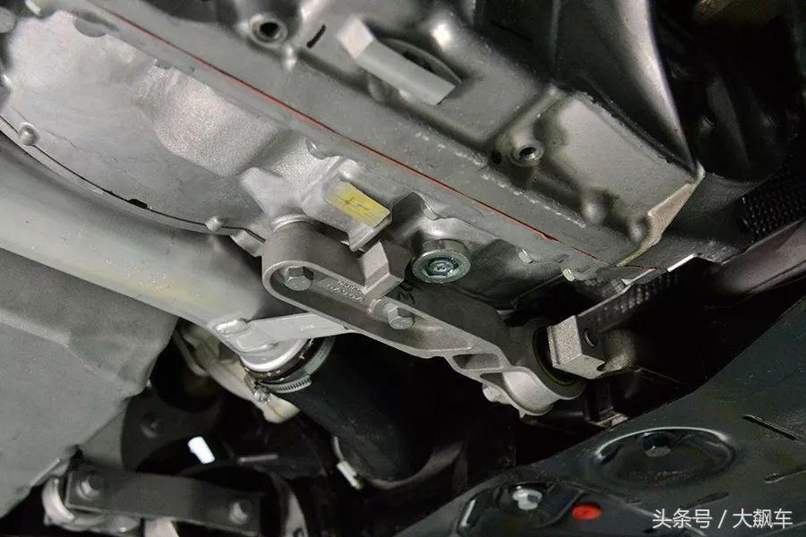 前悬铝合金,前悬双叉臂和五连杆