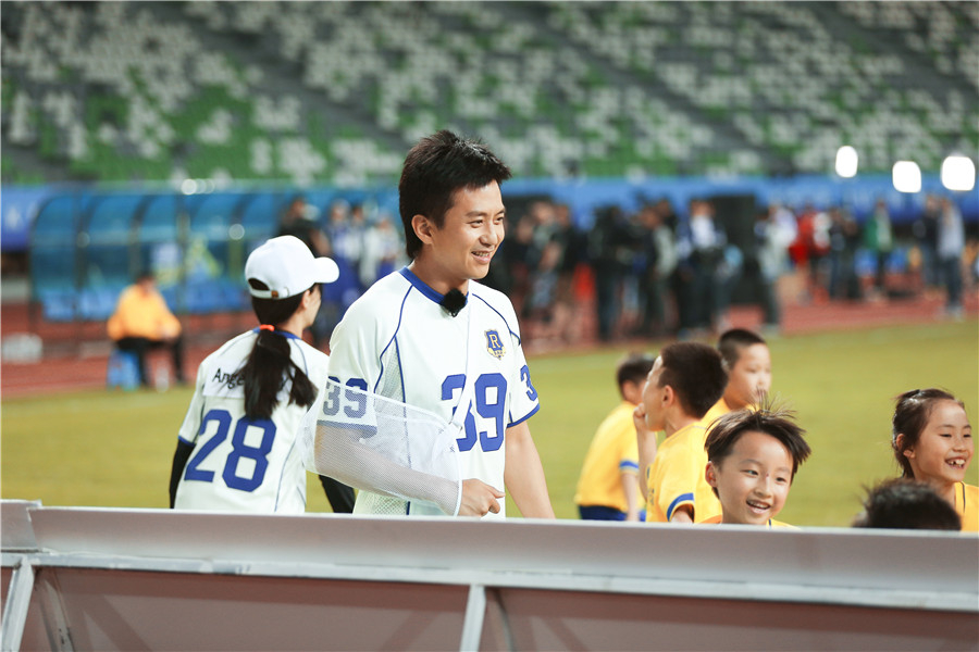 邓超奔跑吧,奔跑吧邓超百人拔旗障碍赛