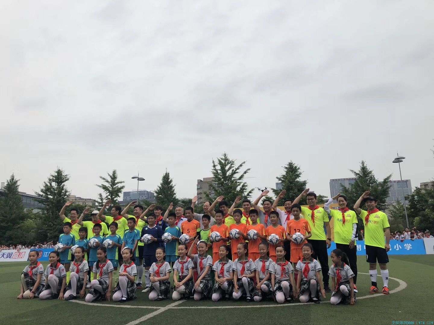 鎴戠埍瓒崇悆鏍″洯瓒崇悆瑙嗛灞曟挱,鎴戠埍瓒崇悆鍏泭骞垮憡