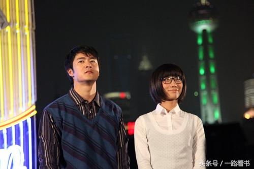 一个刚刚接任行政主管少女却便接二连三地遭遇让人不寒而栗的怪事