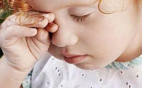儿童红眼病眼睛里出血怎么办,小孩得了红眼病眼睛肿怎么办