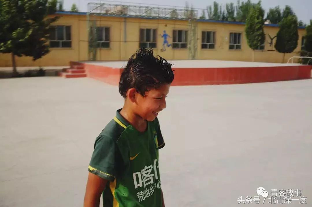 新疆少年的足球梦,足球梦的新疆孩子