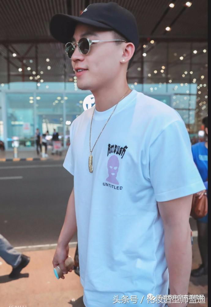 王俊凯和丁海寅,丁海寅橙色长袖机场