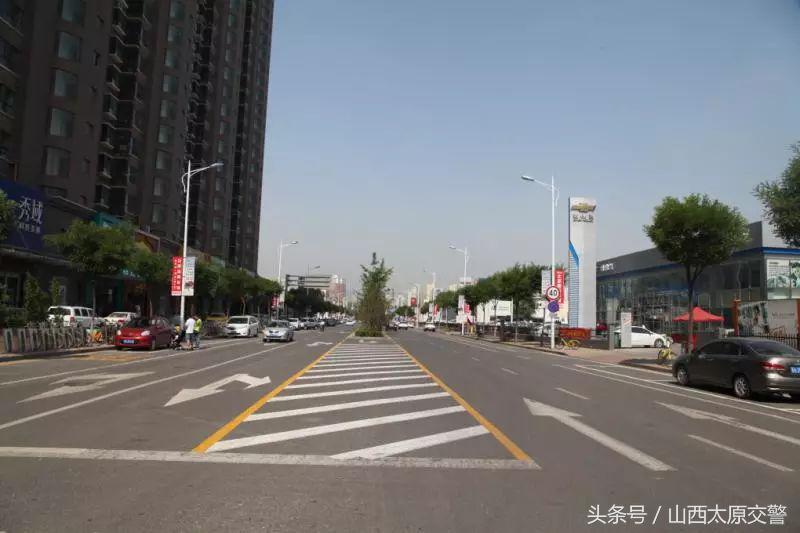 多方联动解决小街巷交通难题