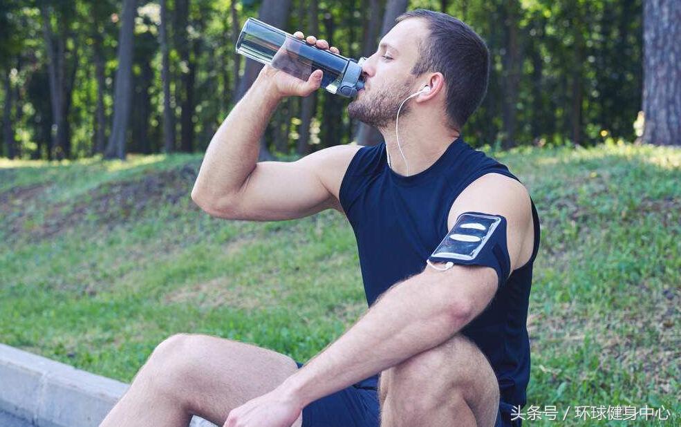 应不应该去健身房锻炼,要不要去健身房练腹肌