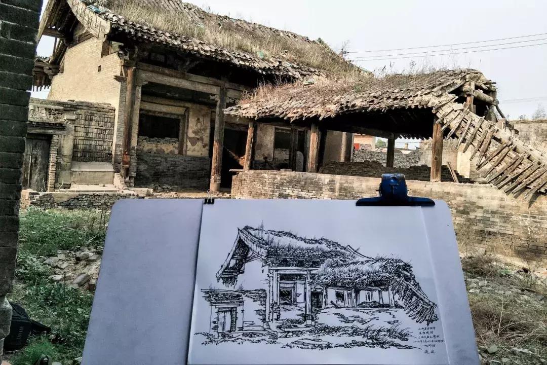 中国第一人！他痴迷寺庙，为1000座寺庙画像