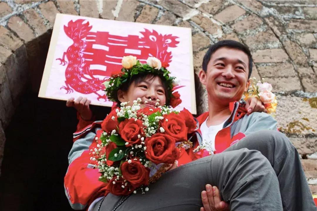 中国第一人！他痴迷寺庙，为1000座寺庙画像