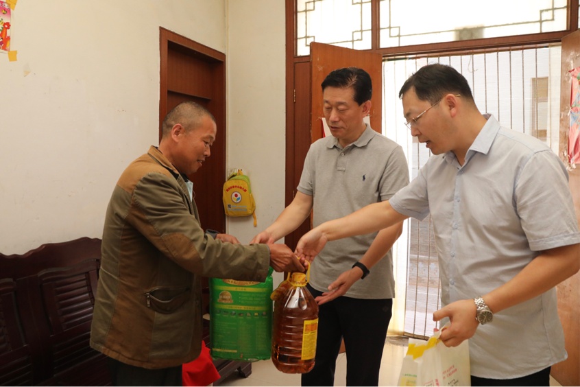 义诊免费检查免费送药,尘肺病患者救治救助行动