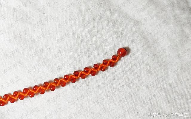 波浪斜卷结手链编法图解,波浪手链串珠教程