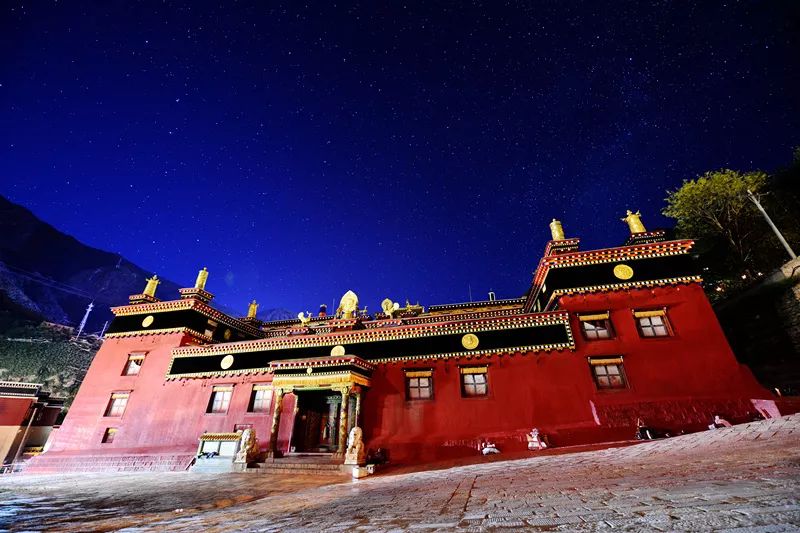 「读YA」“不知名”的万里墨香——德格印经院