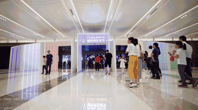 杭州人对未来的好奇心彻底爆发！10多万人在江边“看到了未来”！