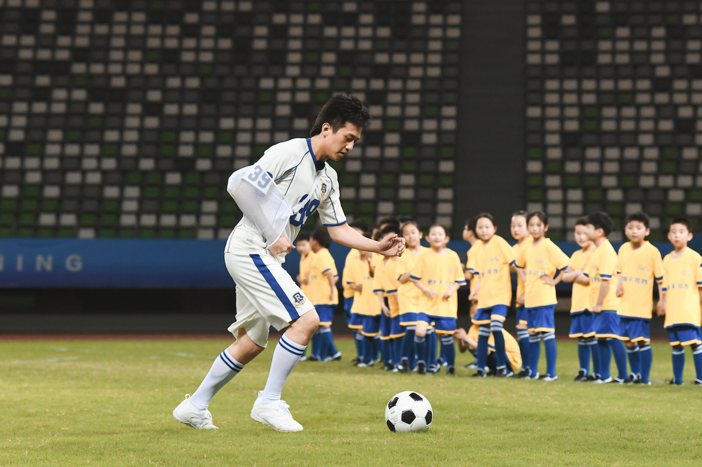 邓超奔跑吧乒乓球,奔跑吧兄弟邓超足球队