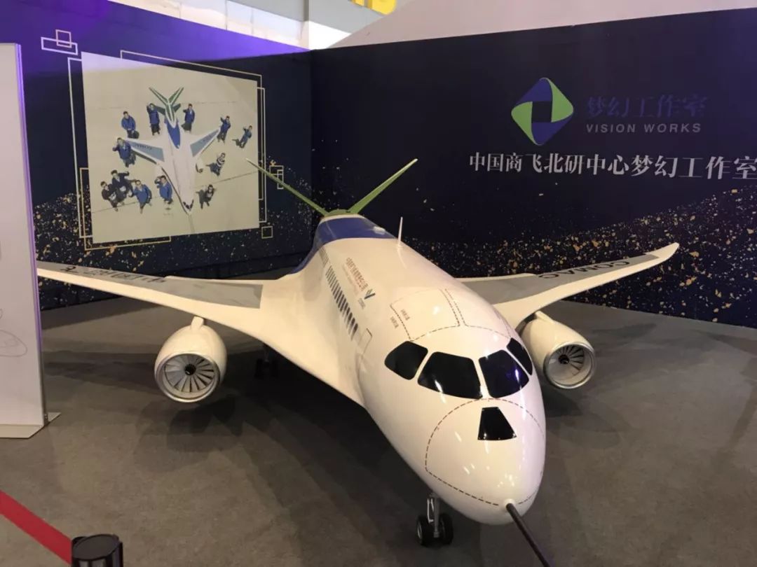 杭州人对未来的好奇心彻底爆发！10多万人在钱塘江边“看到未来”