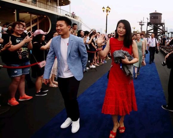 郭晶晶霍启刚红毯,郭晶晶最美红毯