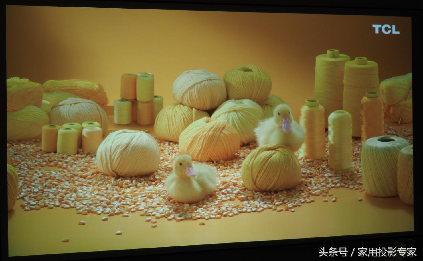 明基2k旗舰投影机,千元投影对比明基