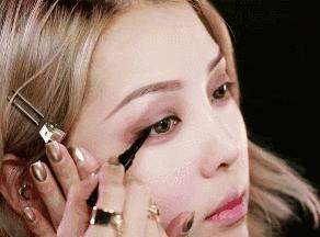 周冬雨最新眼妆教程,周冬雨同款单眼皮眼妆教程