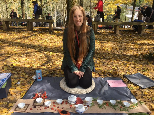 会茶文化的老外,外国茶文化