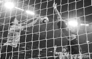 历届世界杯十大冷门回顾,最让球迷感动的瞬间