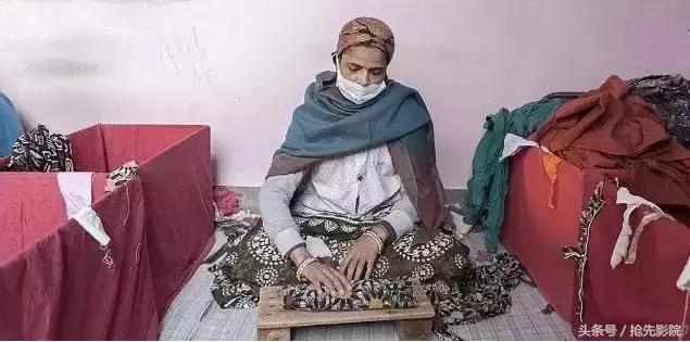 这部盯着下半身拍的电影,不服不行