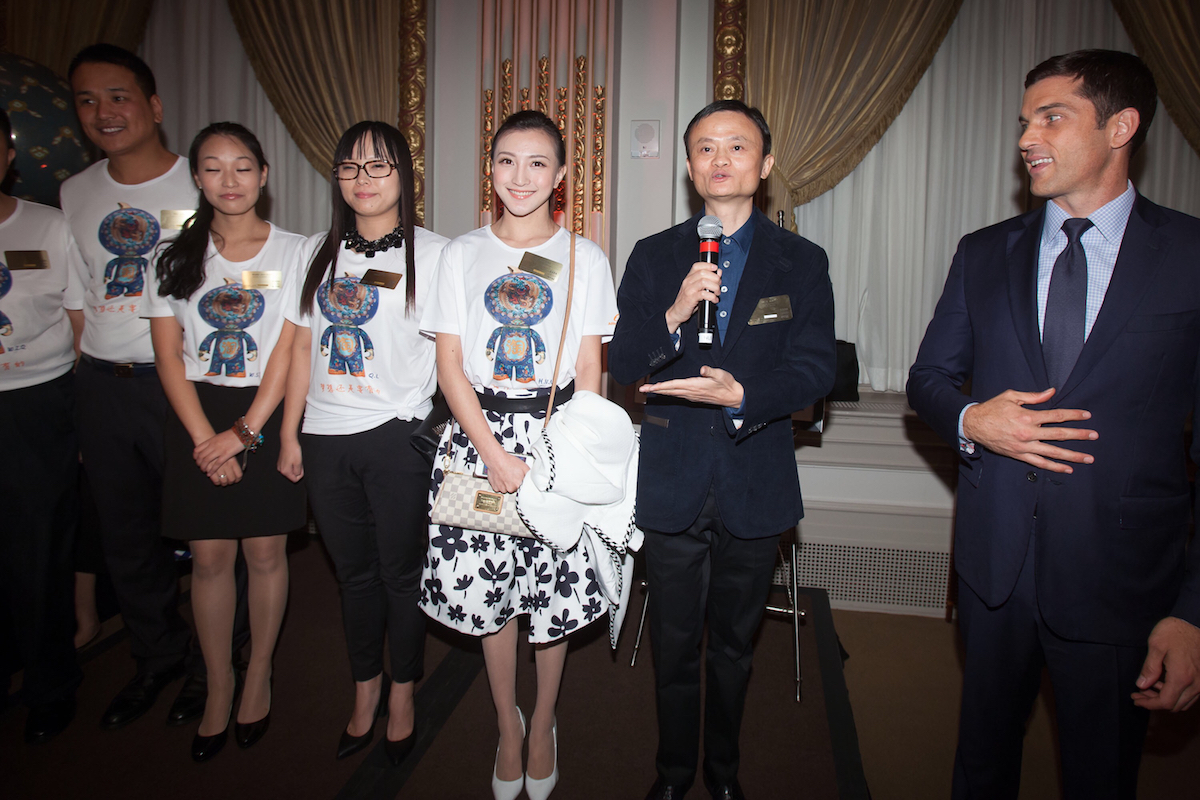 阿里巴巴“敲钟女神”何宁宁用一本书给淘宝直播带来一股清流