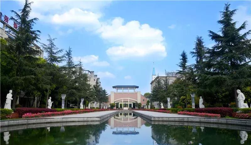 走进乐山一中,乐山一中辉煌时刻