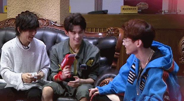 白敬亭自带道具的综艺,白敬亭张翰